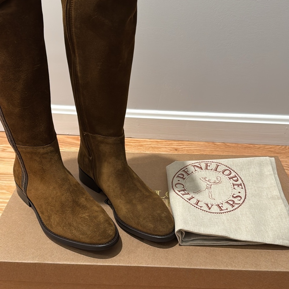 NWB Penelope Chilvers Posada Suede Boots